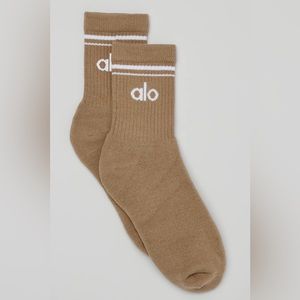 NWT Alo Yoga Unisex Half-Crew Throwback Sock